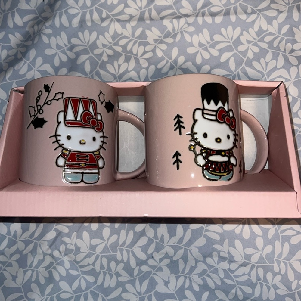 💕NWT💕 Hello Kitty Nutcracker Mugs